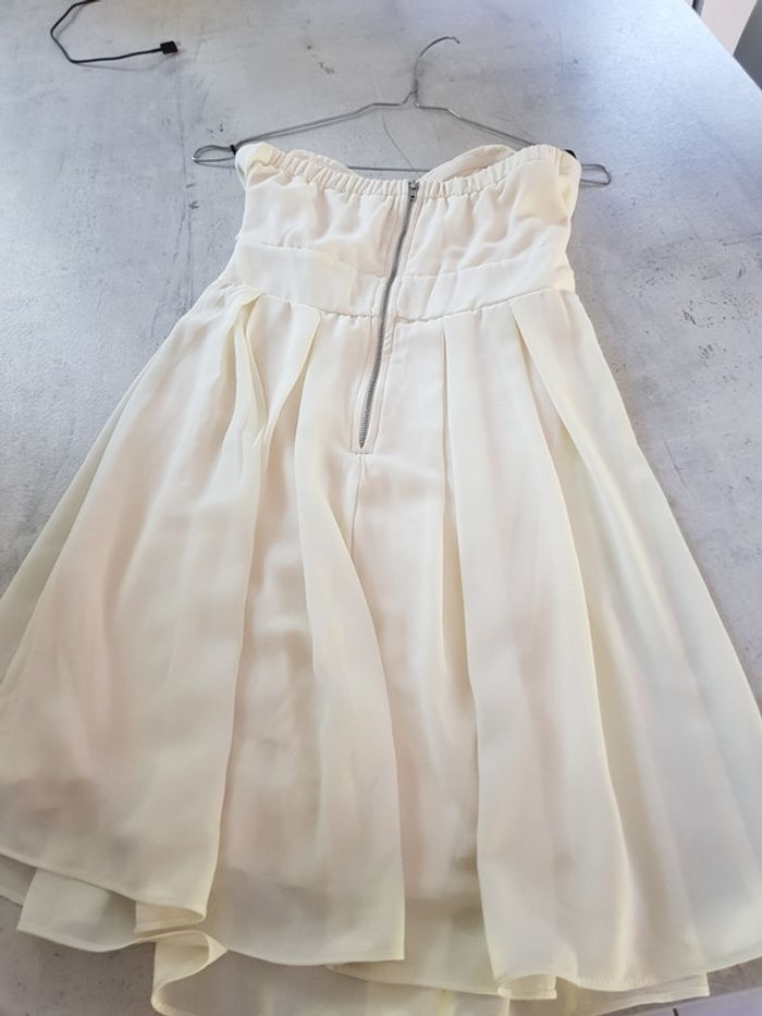 Robe blanche crème - photo numéro 3