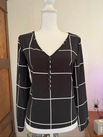 Blouse noire à carreaux - boutonnée devant