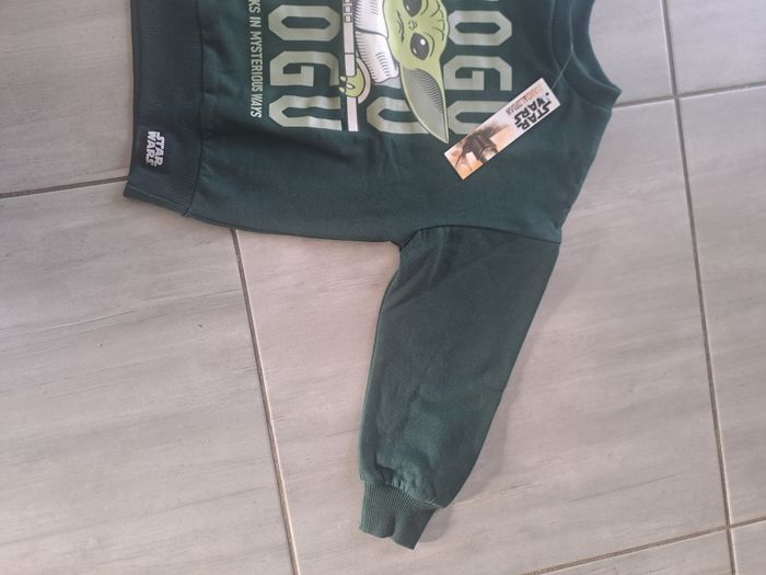 Sweat Star Wars Grogu Vert Sapin 6 ans - photo numéro 4