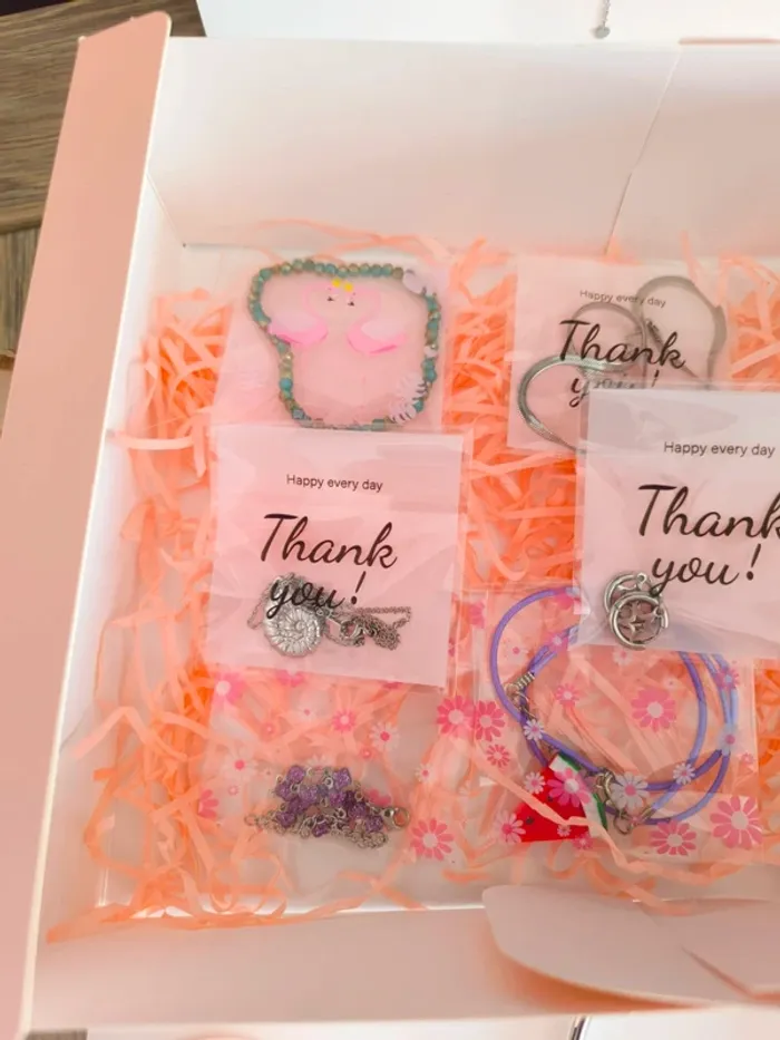 Lot de 25 bijoux argentés et multicolores - photo numéro 14