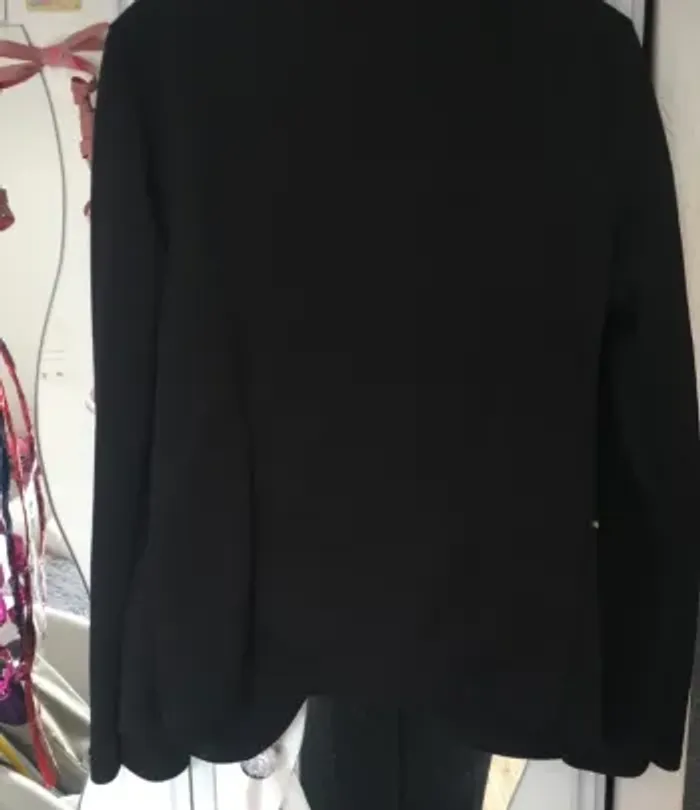 Veste noir avec détaille doré - photo numéro 5