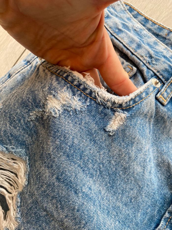 Pantalon jean Bershka taille XS / 34 troue et large / boyfriend - photo numéro 3
