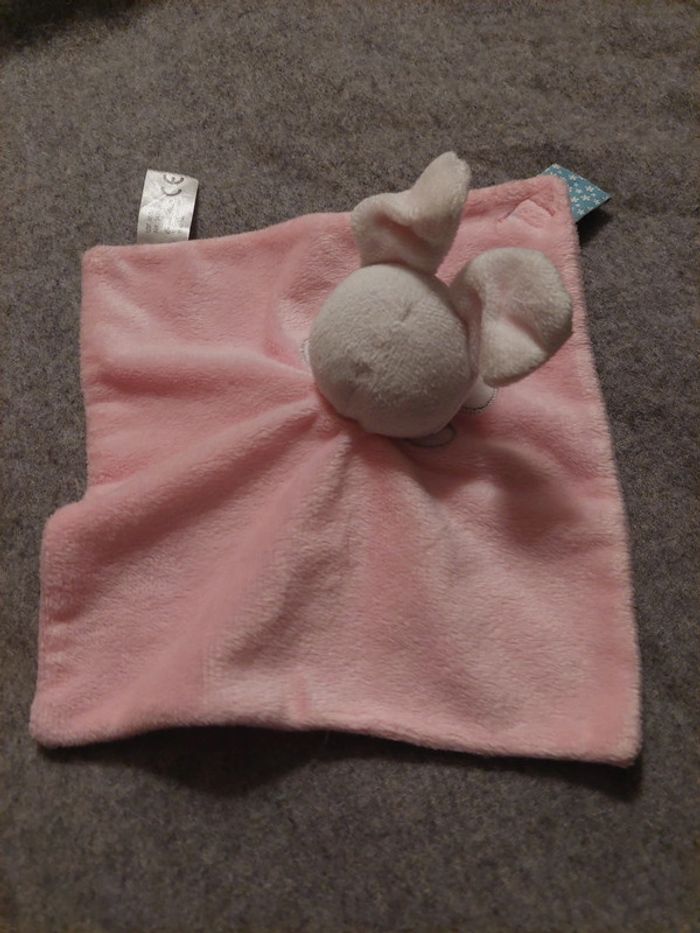 Cartoon club - doudou lapin rose avec attache tetine - photo numéro 4
