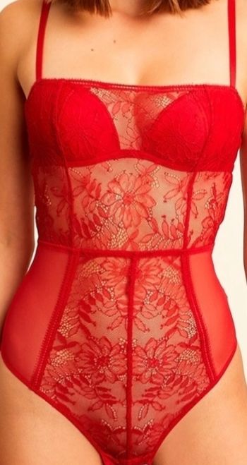Body rouge etam