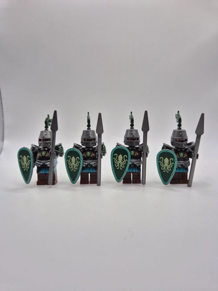 Figurines type lego 4 soldats chevaliers Pieuvre
