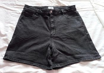 Short KIABI taille 42