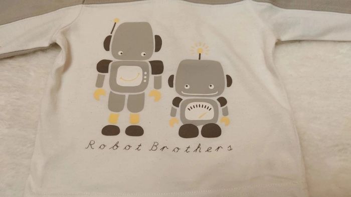 1Euro _ Tshirt manches longues bicolores "robot" T. 6mois - photo numéro 3