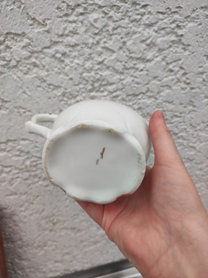 Pichet en porcelaine - photo numéro 3