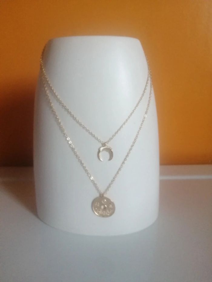 🌸Collier double chaîne medaillon et lune "Tendance " 🌸