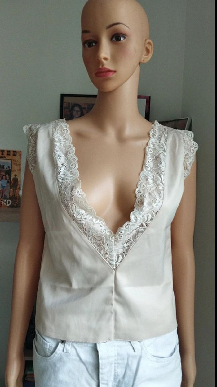 Superbe top haut blouse beige effet dentelle taille 34/36