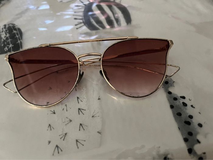 Lunettes de soleil - photo numéro 2