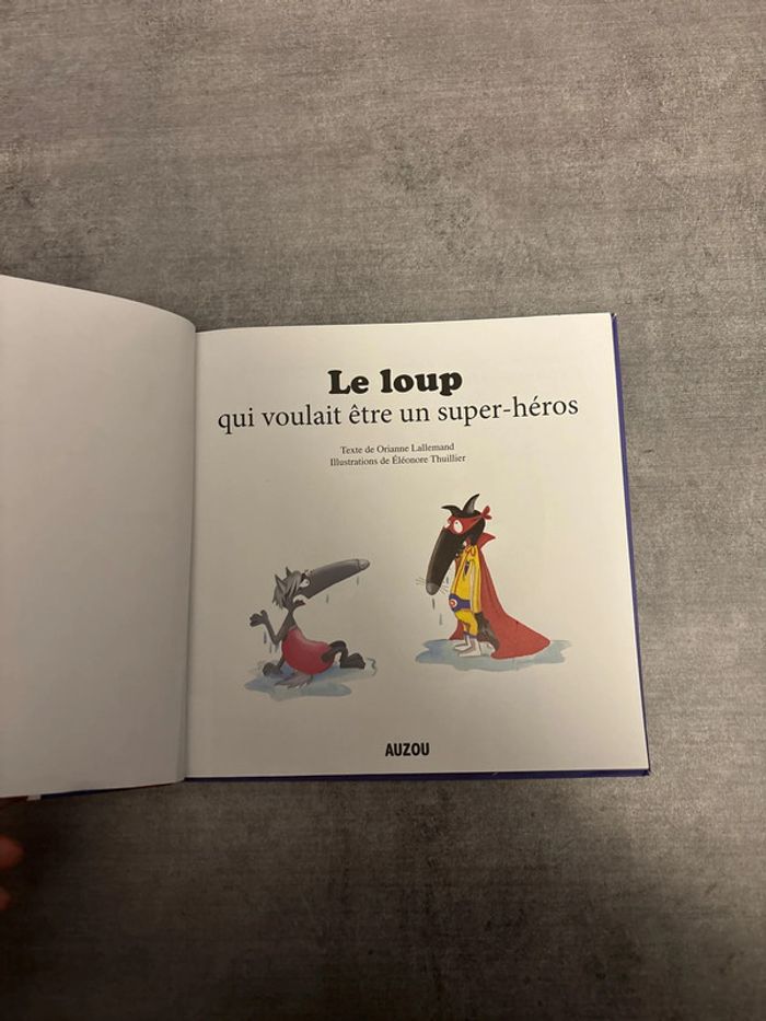 Livre mes petits albums, le loup qui voulait être un super-héros - photo numéro 2