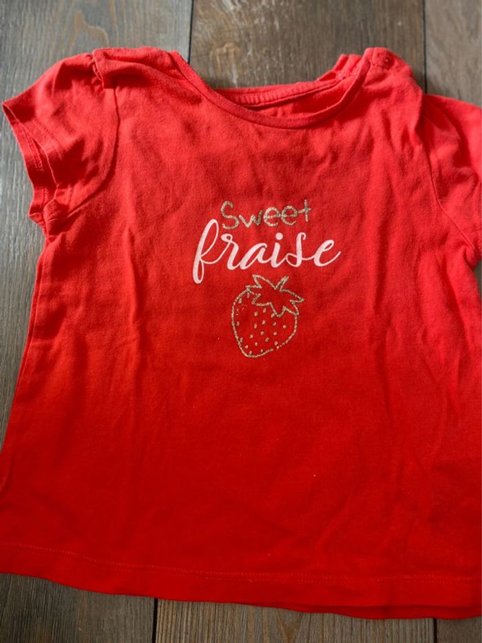 T-shirt rouge fraise 18 mois vertbaudet
