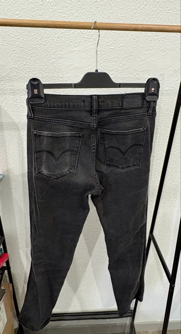 Jean Levi’s 312 shaping slim noir - W27 L30 - photo numéro 3