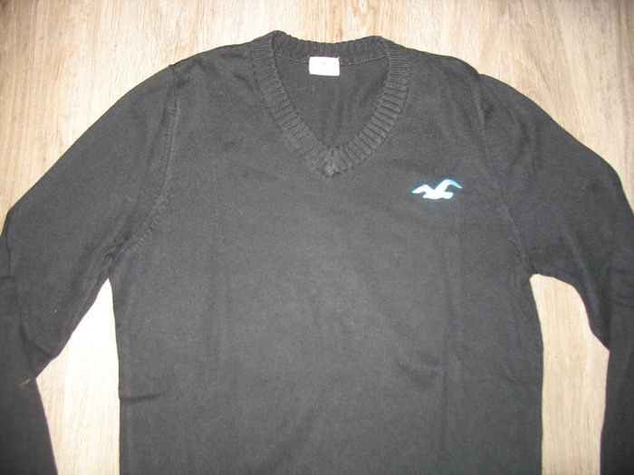 PULL FIN NOIR "HOLLISTER" - TAILLE M - n°01 - photo numéro 2