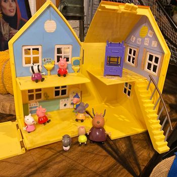 Maison peppa piG et personnages