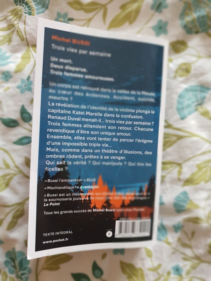 Livre trois vies par semaine de Michel Bussi - photo numéro 3