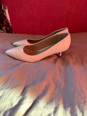 Talons bas jamais utilisé