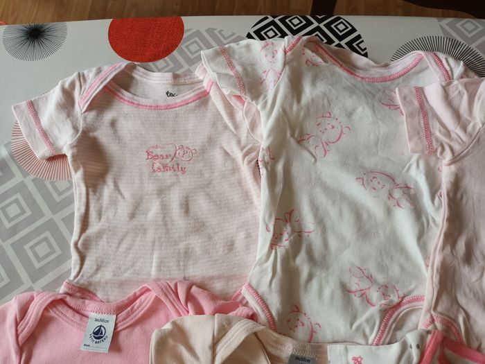 Lot 9 bodies manches courtes Taille 3 mois 👧 - photo numéro 4