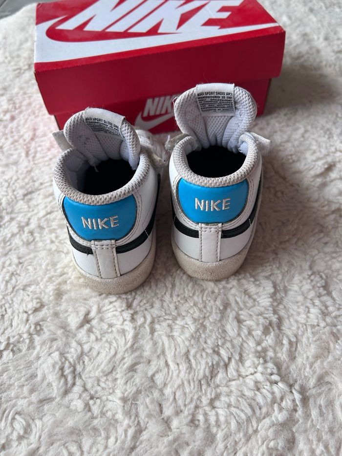 Nike blazer mid 77, taille 22 - photo numéro 2