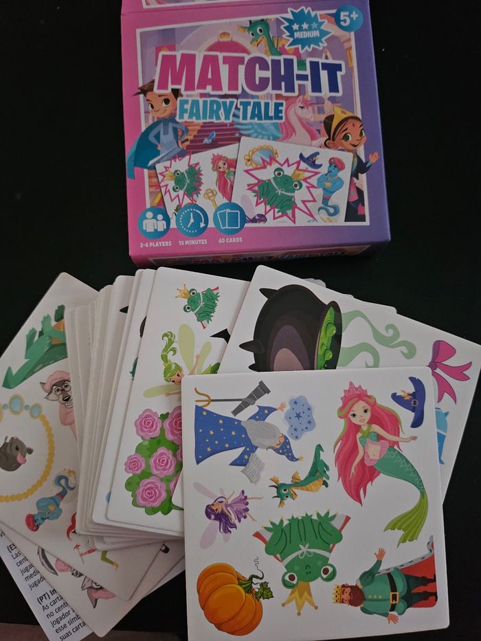 Jeux de carte façon Doobble fairy tale