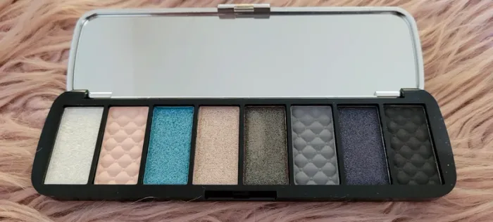 Palette soft jewelled revolution