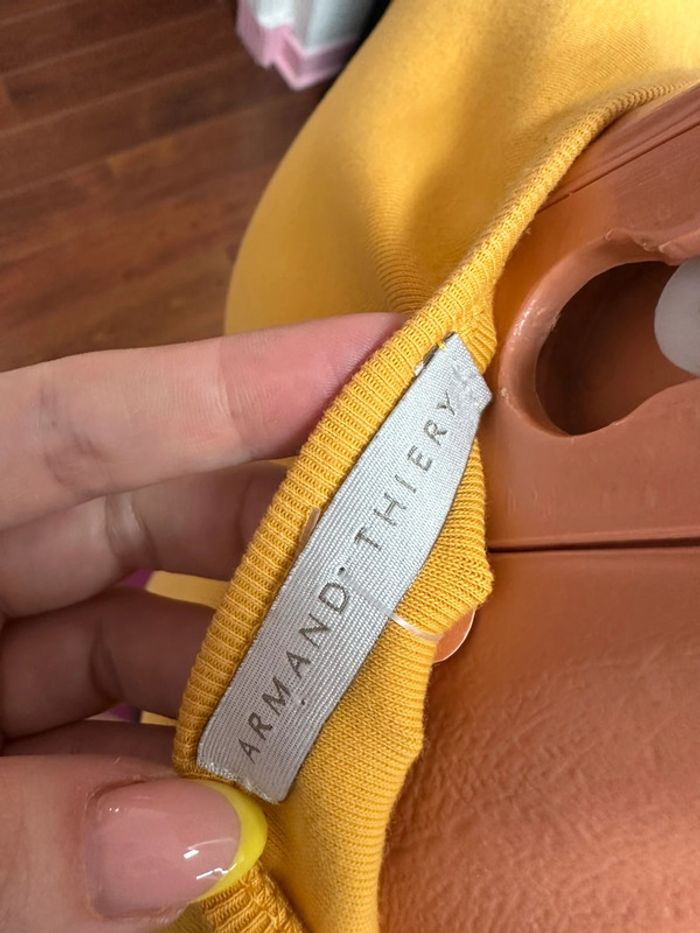 T-shirt jaune avec fleurs brodées et laçage - photo numéro 7