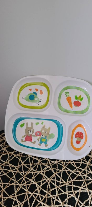 assiette enfant compartiments léo et lila