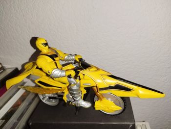 Figurine Power Rangers Mystic Speeder Action Figure moto cycle Yellow jaun flame