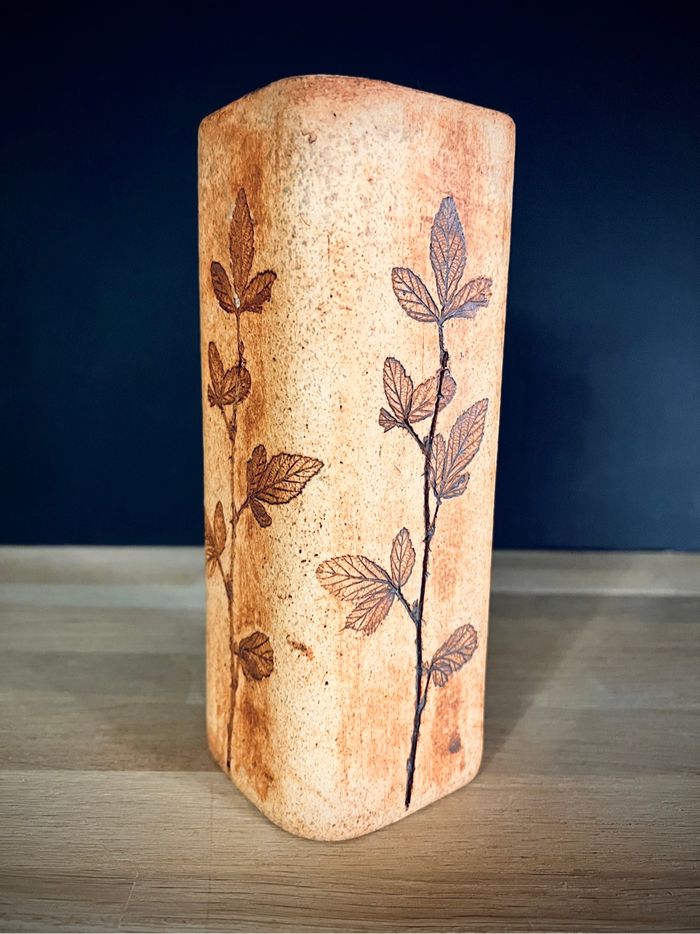 Vase en grès signé Raymonde Leduc - Pièce artisanale unique - 20 cm - photo numéro 3