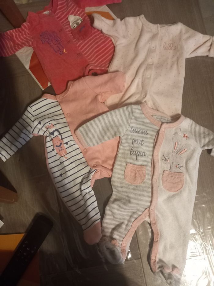 1 carton Vêtement fille 0 - 1mois