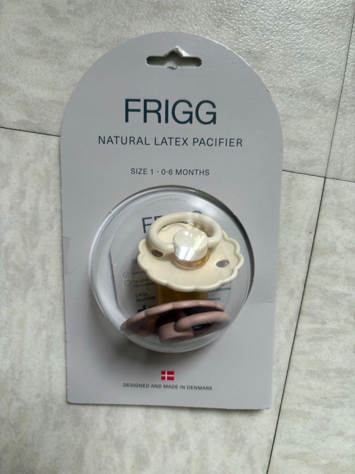 Tétine frigg neuve 0-6 mois