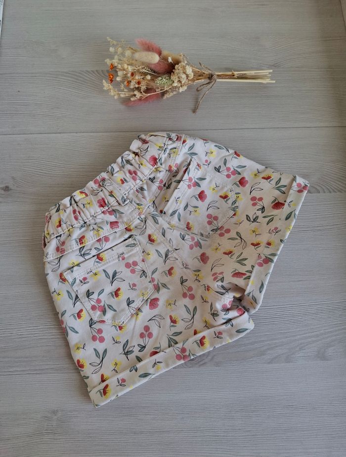 Short fleuri fille Tape à l'oeil TAO 4 ans NEUF - photo numéro 3