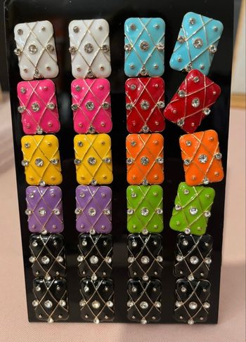 Plaquette / lot de 12 paires de boucles d'oreilles fantaisie 