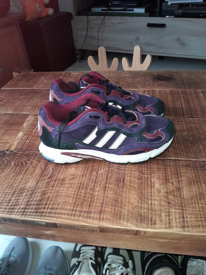 Baskets Adidas temper run taille 38