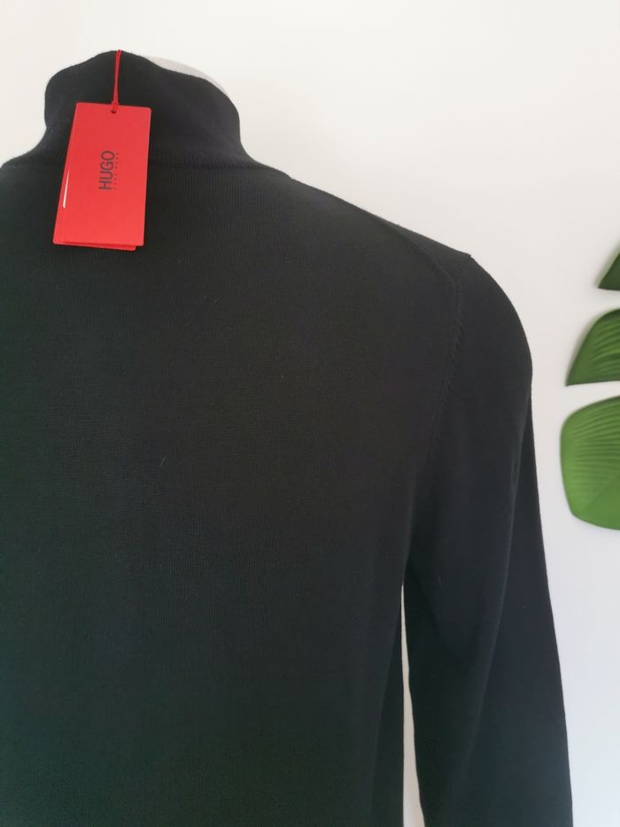 Pull noir col montant zippé Hugo Boss Taille M - photo numéro 6
