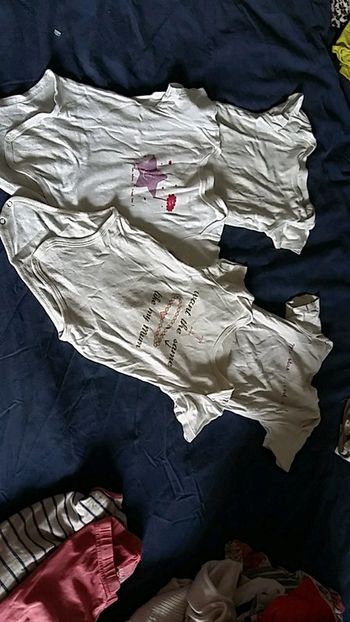 Lots de 4 bodies manche courte 2ans