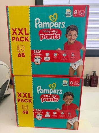 136 couches Pampers pants taille 8
