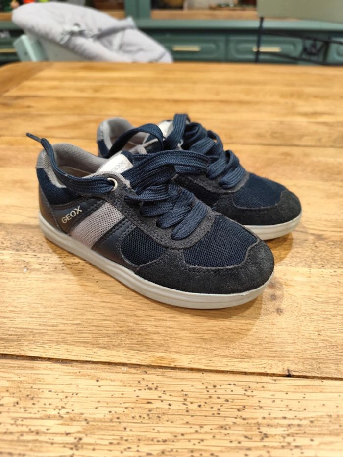 Basket à lacets respirantes Geox 28 bleu marine
