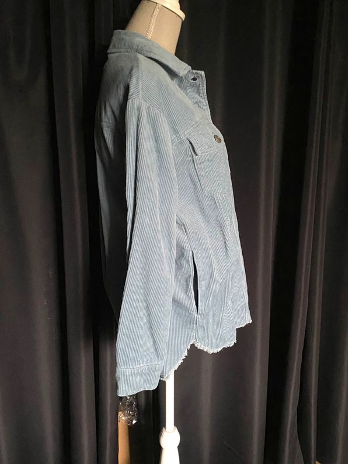 Sur chemise bleue en velours côtelé - photo numéro 6