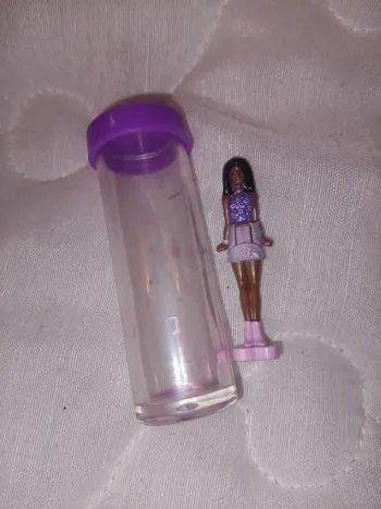 Figurine mini barbie