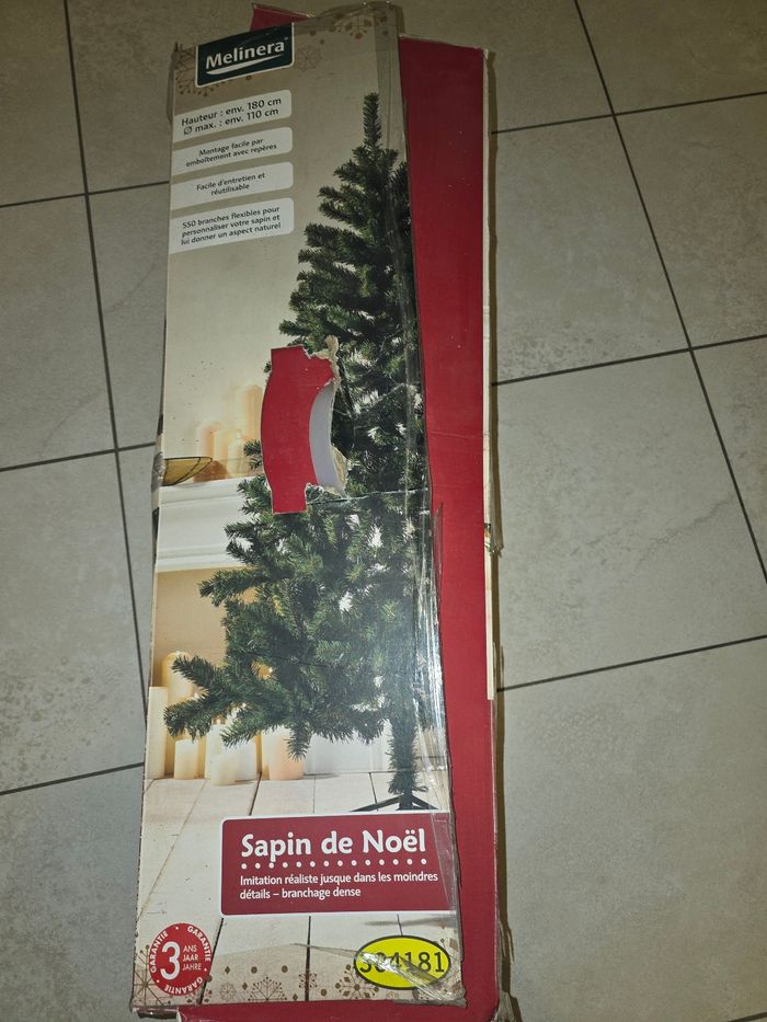 Sapin artificiel 180 cm 550 branches