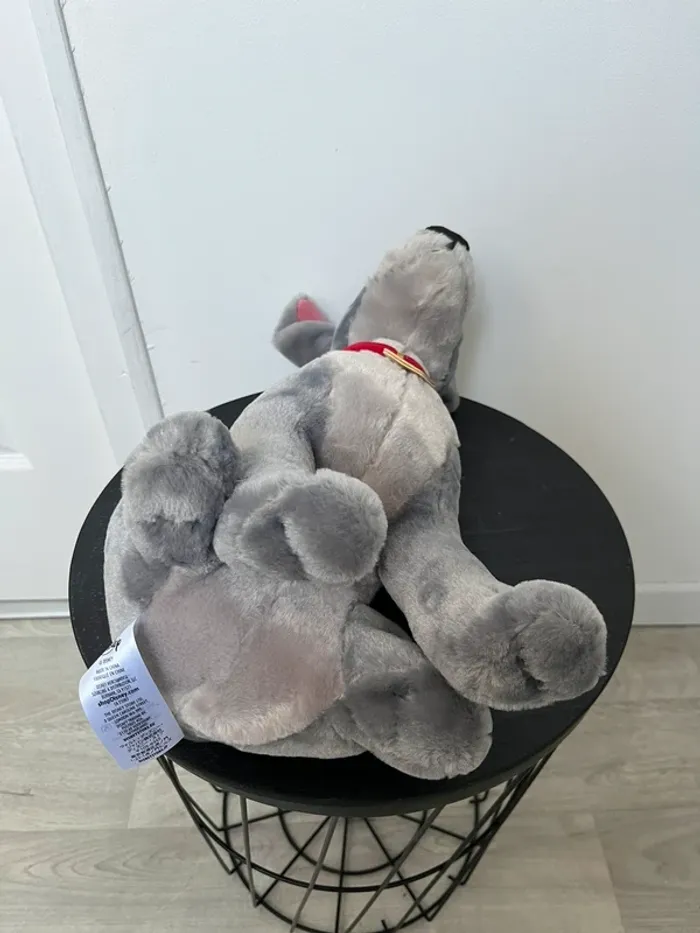 Peluche Le clochard dans La belle et le clochard - photo numéro 5