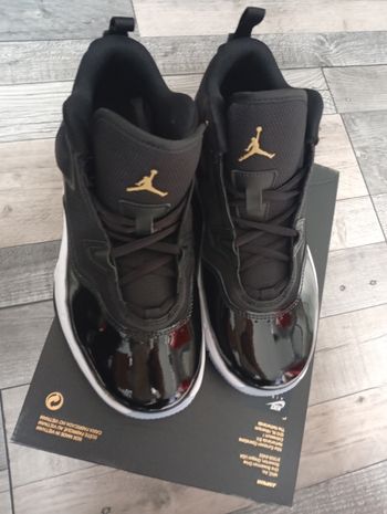 Basket air Jordan taille 38.5