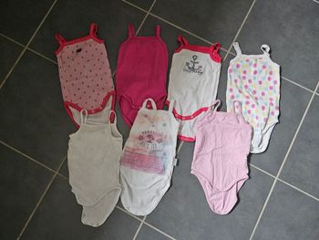 Lot de 7 bodies 6 mois