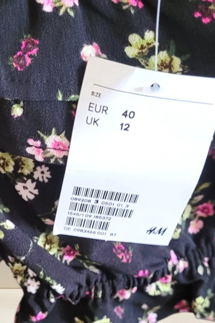 Crop top H&M Taille 40 - photo numéro 2