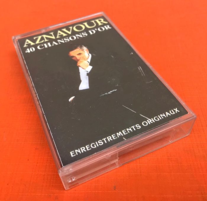 Cassette audio Charles Aznavour 40 Chansons d' or Enregistrements originaux (1994) Emi Music 8319874 - photo numéro 2