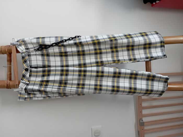 Pantalon écossais jaune, noir et blanc de marque Hell Bunny - photo numéro 7