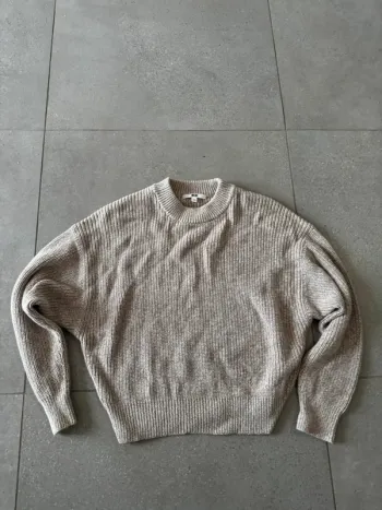 Pull crème Uniqlo, taille S, très bon état