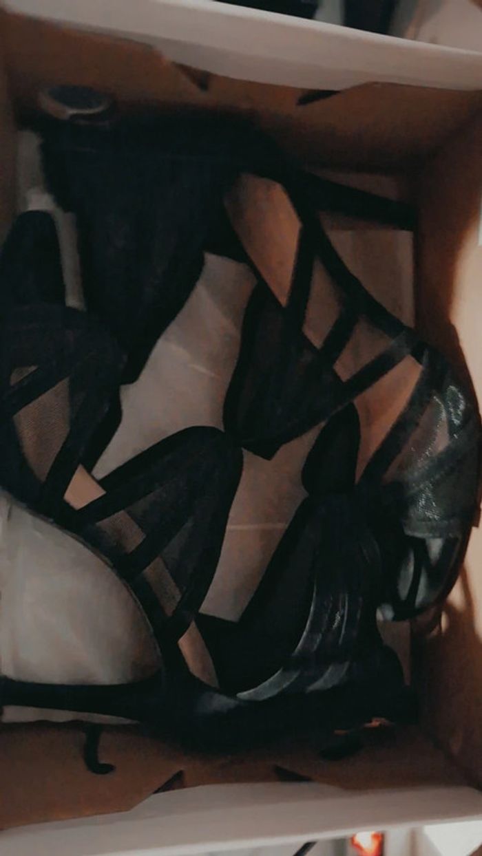 Chaussure neuf à talon - photo numéro 3